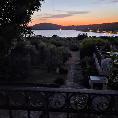 度假居 Authentic House Pelegrinka With Olive And Lemon Garden 小德尔韦尼克岛