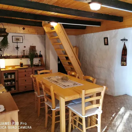 Authentic House Pelegrinka
