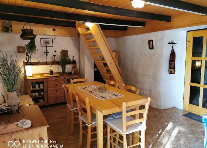 Authentic House Pelegrinka